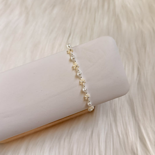 Daisy Pearl Bracelet
