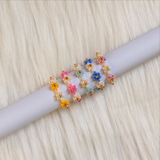 Dainty Daisy Beaded Ring